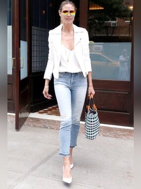 Amo Jeans Babe Sweet Cheeks Light Wash Skinny Button Fly Cropped Frayed Hem 27